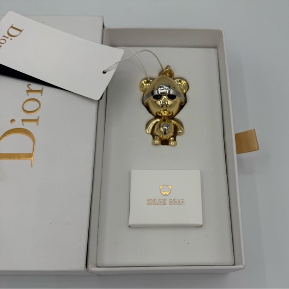Christian Dior Inlex Bear Keychain Bag
Charm
NWT & Box! - Picture 8 of 13